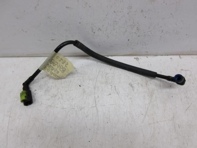 bontott TOYOTA COROLLA VERSO Üzemanyagcső