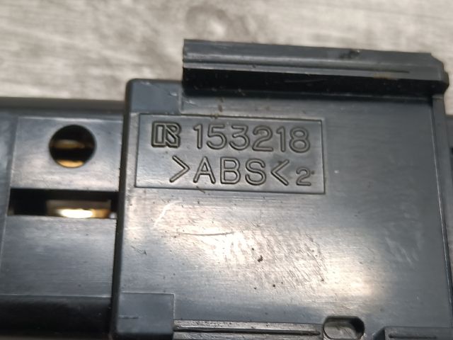 bontott TOYOTA COROLLA Vészvillogó Kapcsoló