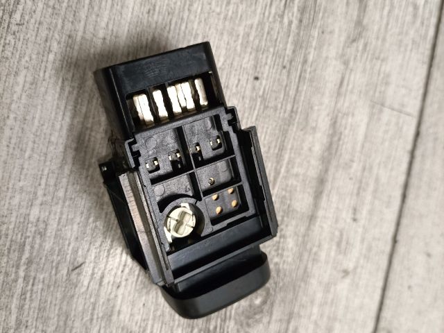 bontott TOYOTA COROLLA Vészvillogó Kapcsoló