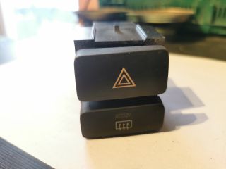 bontott TOYOTA COROLLA Vészvillogó Kapcsoló