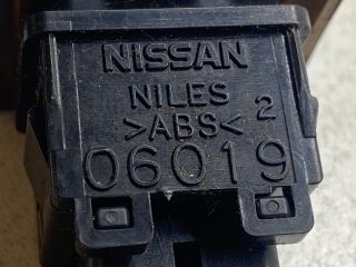 bontott TOYOTA COROLLA Vészvillogó Kapcsoló