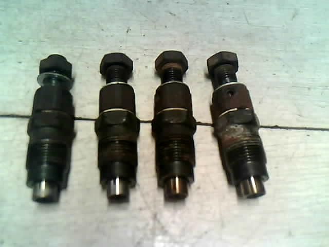 bontott TOYOTA DYNA Porlasztó (1 db)