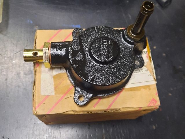 bontott TOYOTA DYNA Vákumpumpa