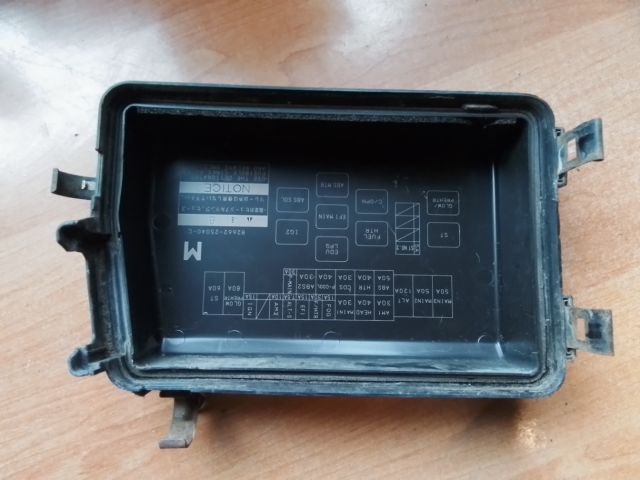 bontott TOYOTA DYNA Biztosítéktábla Motortér