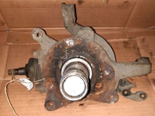 bontott TOYOTA DYNA Jobb első Csonkállvány