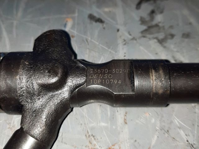 bontott TOYOTA DYNA Porlasztó (1 db)