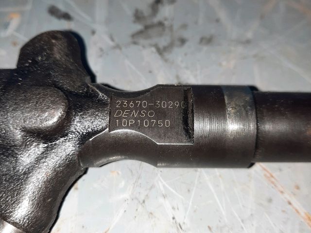 bontott TOYOTA DYNA Porlasztó (1 db)