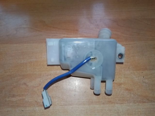 bontott TOYOTA DYNA Fékfolyadék Tartály