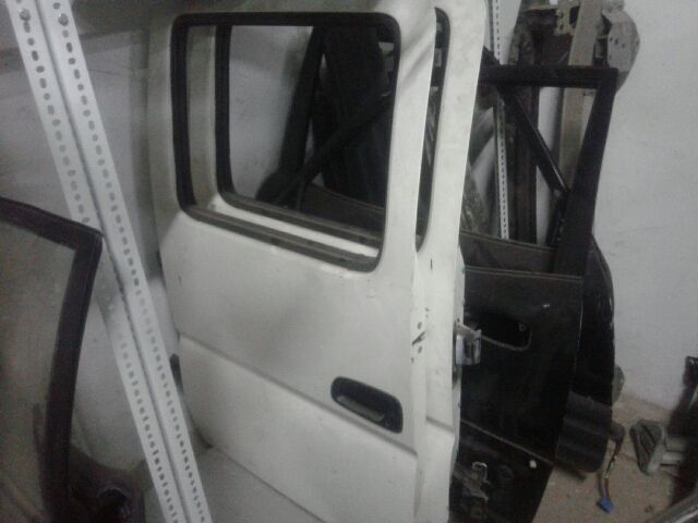 bontott TOYOTA DYNA Jobb első Ajtózár