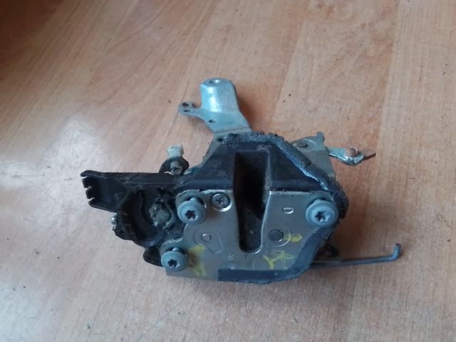 bontott TOYOTA DYNA Jobb első Ajtózár