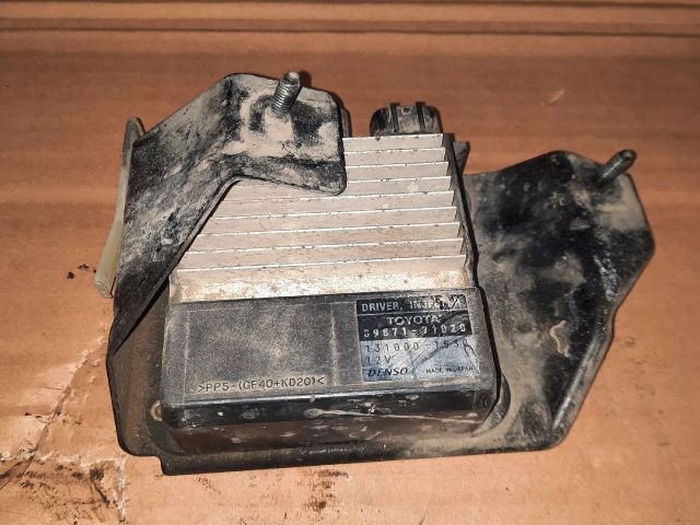 bontott TOYOTA DYNA Üzemanyag Befecskendező Vezérlő