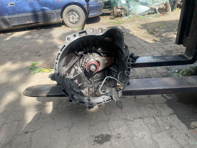 bontott TOYOTA HIACE Váltó (Mechanikus)