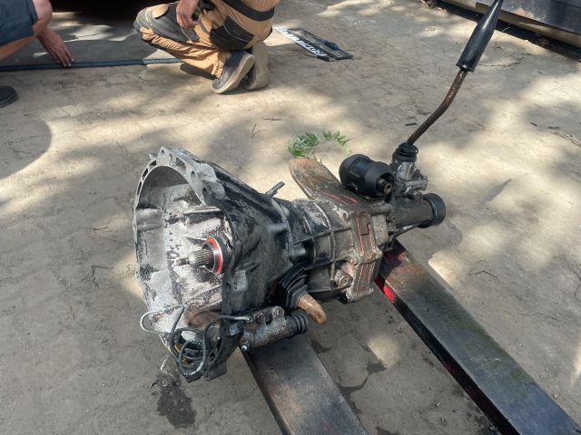 bontott TOYOTA HIACE Váltó (Mechanikus)