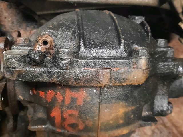 bontott TOYOTA HIACE Első Differenciálmű