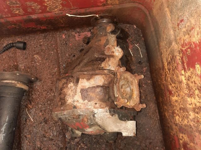 bontott TOYOTA HIACE Hátsó Differenciálmű