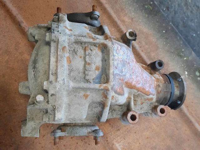 bontott TOYOTA HIACE Hátsó Differenciálmű