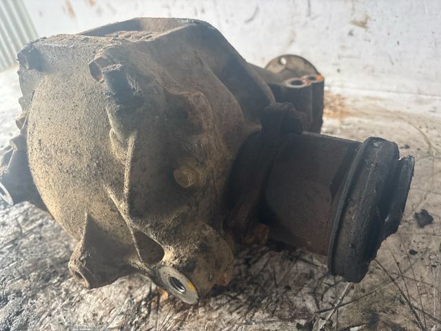 bontott TOYOTA HIACE Hátsó Differenciálmű