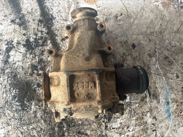 bontott TOYOTA HIACE Hátsó Differenciálmű