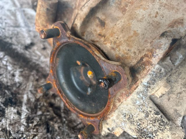 bontott TOYOTA HIACE Hátsó Differenciálmű