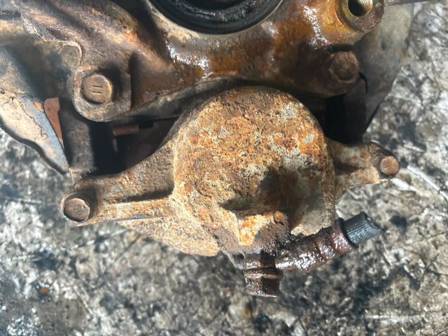 bontott TOYOTA HIACE Jobb első Kerékagy