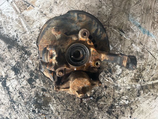 bontott TOYOTA HIACE Jobb első Kerékagy