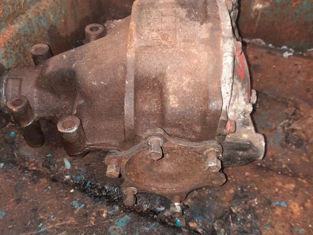 bontott TOYOTA HIACE Hátsó Differenciálmű