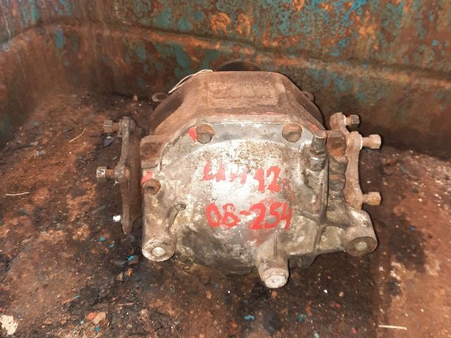 bontott TOYOTA HIACE Hátsó Differenciálmű