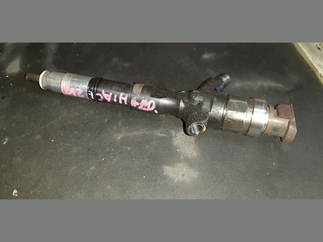 bontott TOYOTA HIACE Porlasztó (1 db)