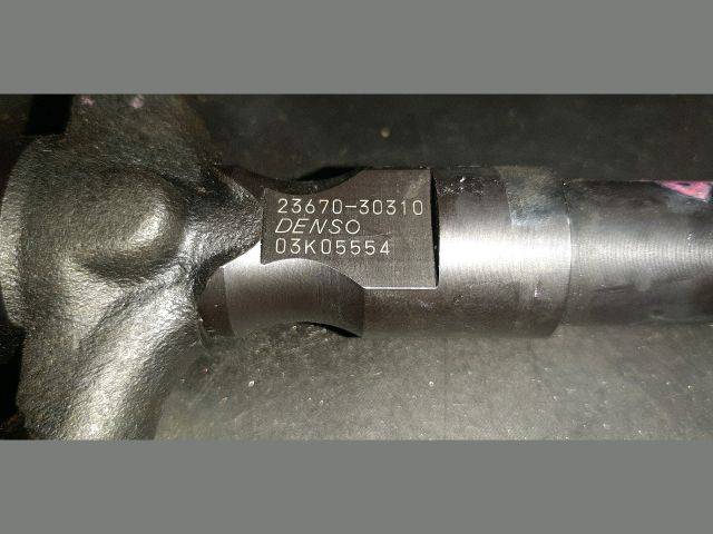 bontott TOYOTA HIACE Porlasztó (1 db)