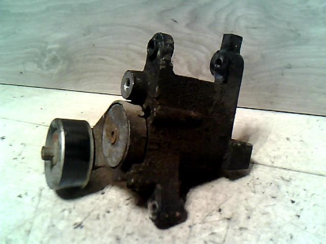 bontott TOYOTA HIACE Szíjfeszítő Görgő