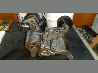 bontott TOYOTA HIACE Szíjfeszítő Görgő