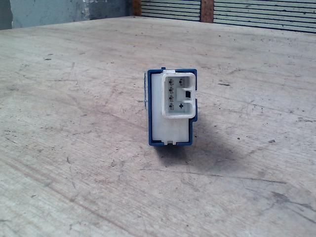 bontott TOYOTA HIACE Ablakfűtés Kapcsoló