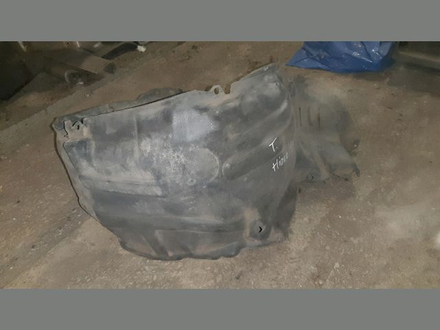 bontott TOYOTA HIACE Bal első Első Dobbetét (Kerékjárati, Műanyag)