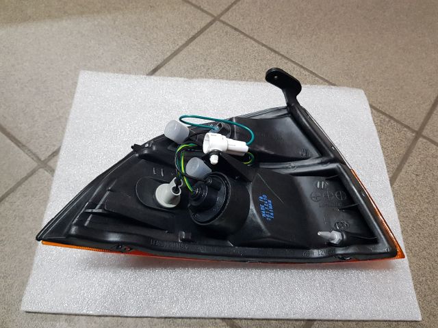 bontott TOYOTA HIACE Bal első Irányjelző