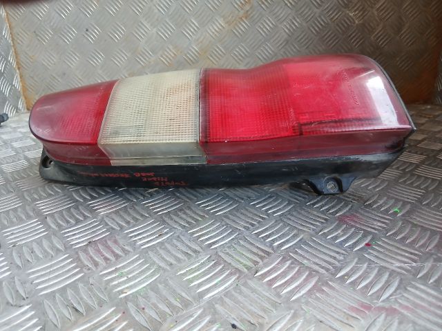 bontott TOYOTA HIACE Bal Hátsó Lámpa