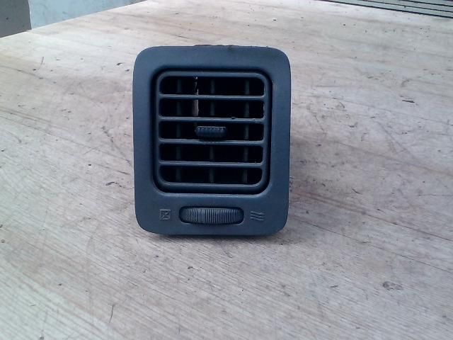 bontott TOYOTA HIACE Bal Szellőző