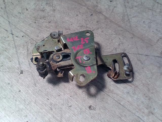 bontott TOYOTA HIACE Bal Tolóajtó Zárszerkezet