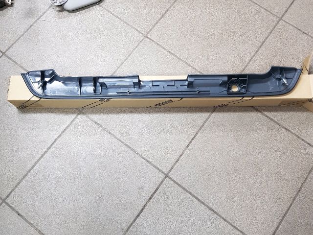 bontott TOYOTA HIACE Csomagtérajtó Díszléc