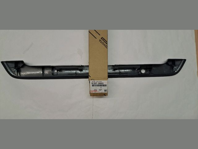 bontott TOYOTA HIACE Csomagtérajtó Díszléc