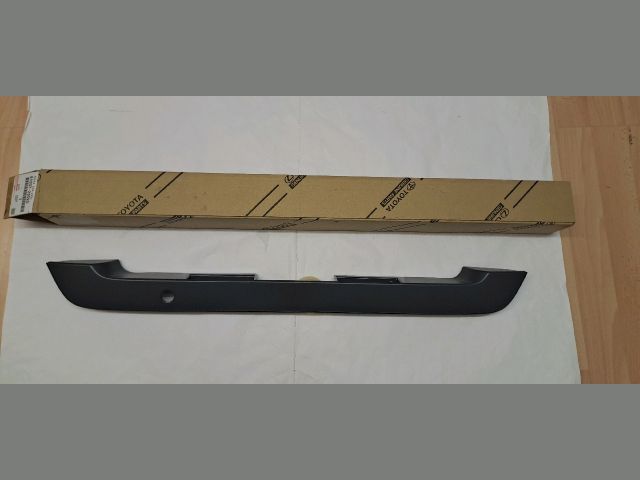 bontott TOYOTA HIACE Csomagtérajtó Díszléc