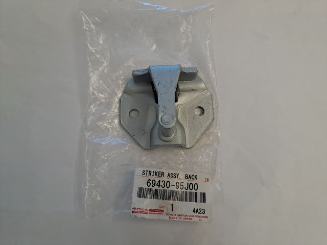 bontott TOYOTA HIACE Csomagtérajtó Ütköző