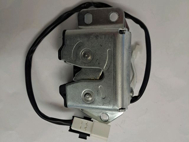 bontott TOYOTA HIACE Csomagtérajtó Zárszerkezet