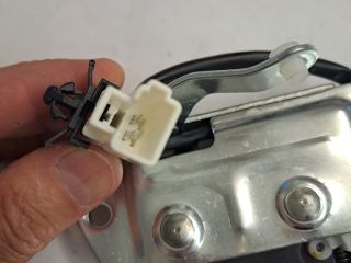 bontott TOYOTA HIACE Csomagtérajtó Zárszerkezet