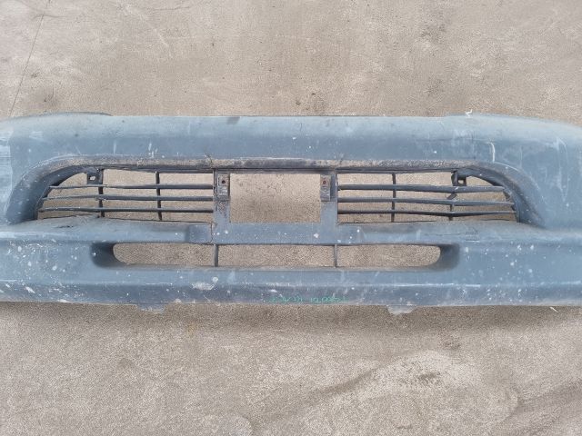 bontott TOYOTA HIACE Első Lökhárító (Üresen)