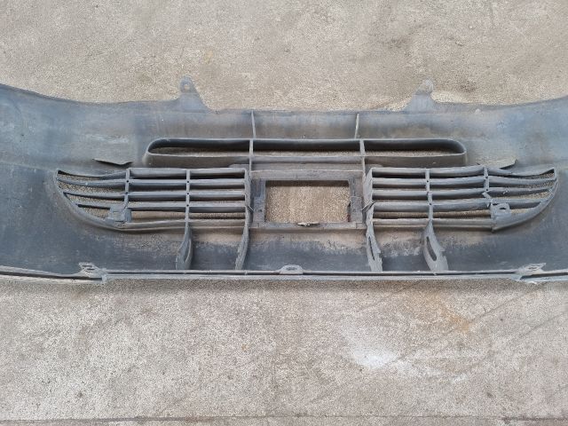 bontott TOYOTA HIACE Első Lökhárító (Üresen)