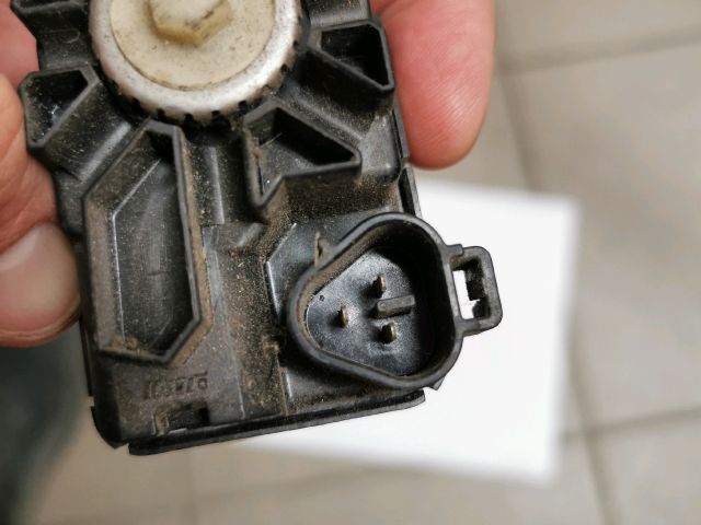 bontott TOYOTA HIACE Fényszórómagasság Állító Motor Bal