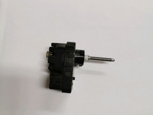 bontott TOYOTA HIACE Fényszórómagasság Állító Motor Bal