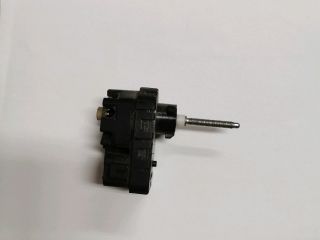 bontott TOYOTA HIACE Fényszórómagasság Állító Motor Bal