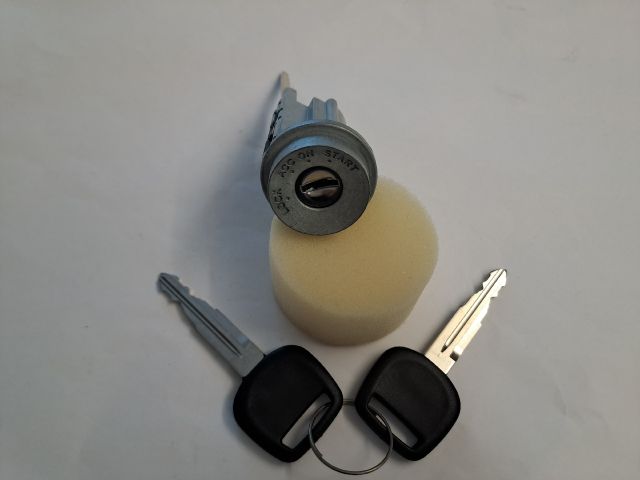 bontott TOYOTA HIACE Gyújtáskapcsoló Zárbetét