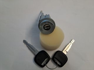 bontott TOYOTA HIACE Gyújtáskapcsoló Zárbetét